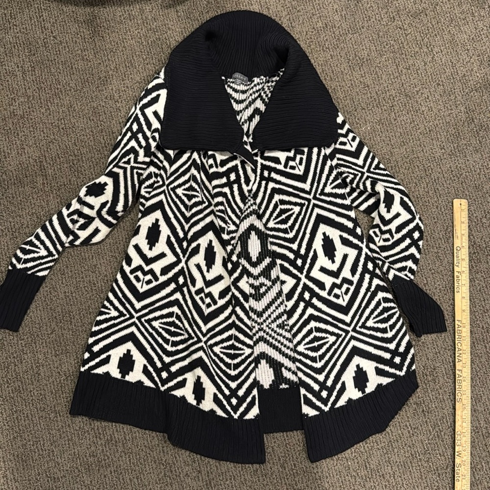 Lila P Geo Patterned Shawl Cardigan XS